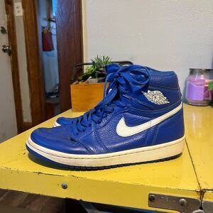 Nike Jordan 1 Retro High OG Hyper Royal Sail Size 8.5 575441-401